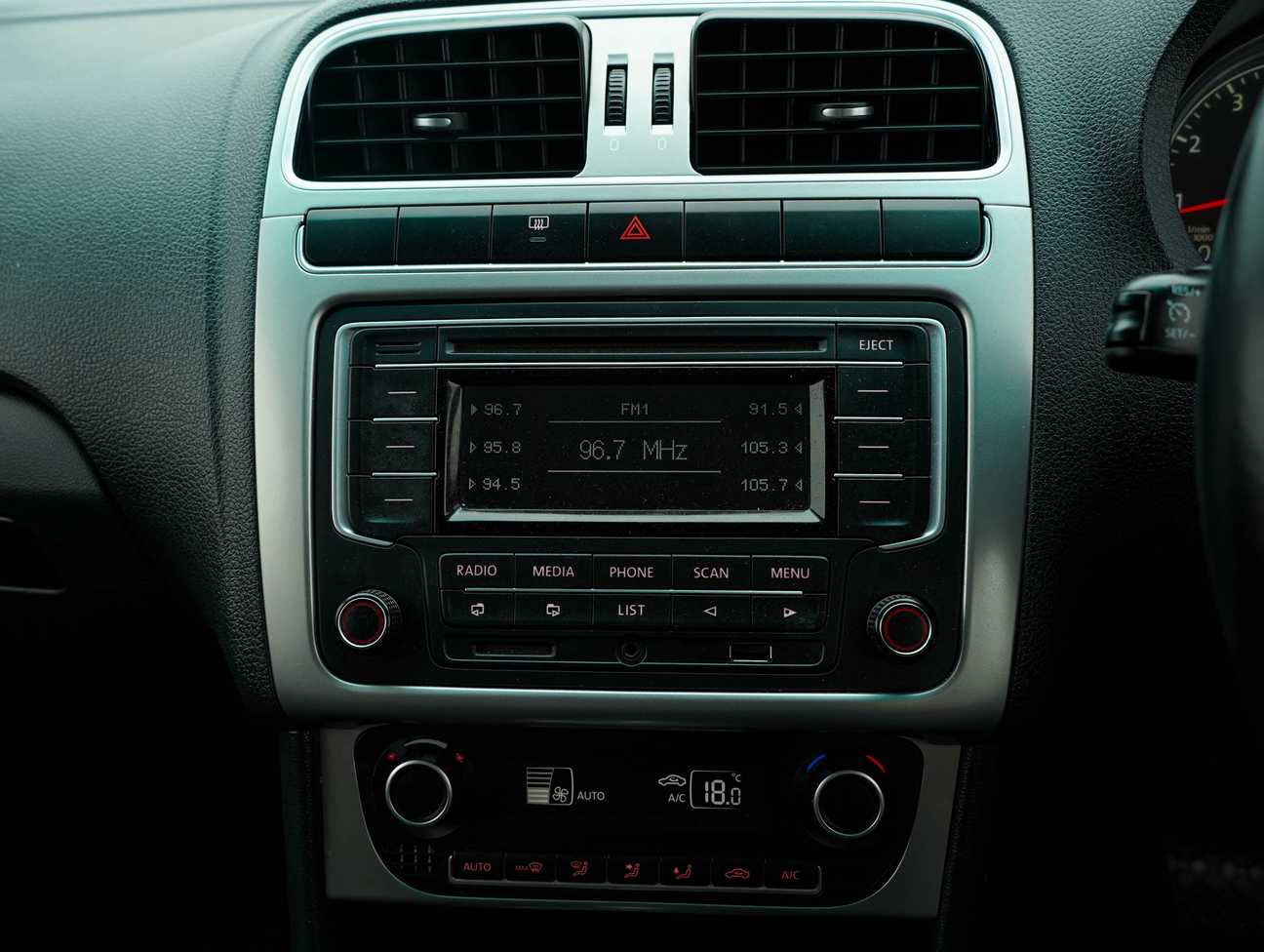 terpakai 2016 Volkswagen Vento Comfort 1.6