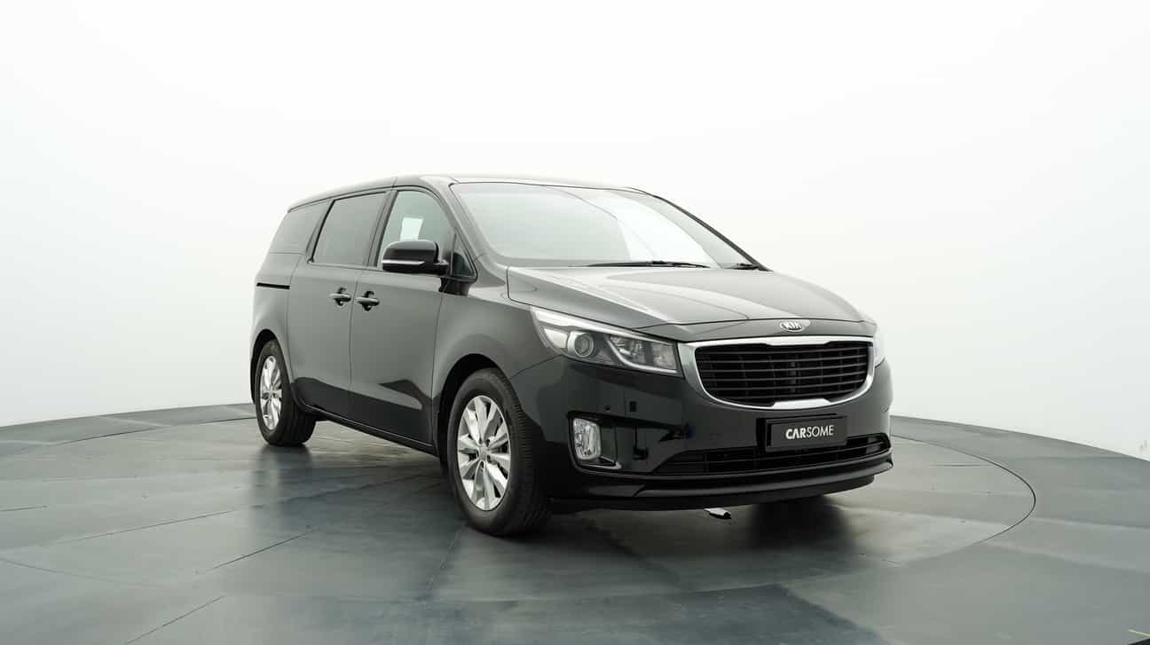 terpakai 2017 Kia CARNIVAL YP 2.2