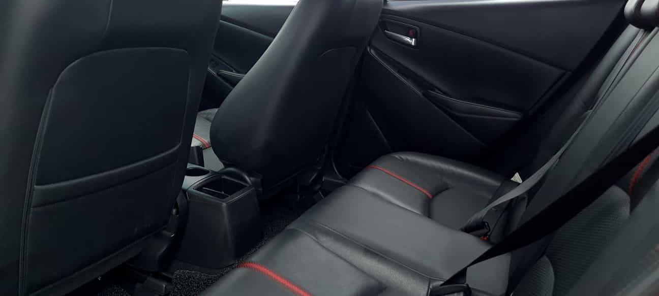 terpakai 2015 Mazda 2 SEDAN 1.5