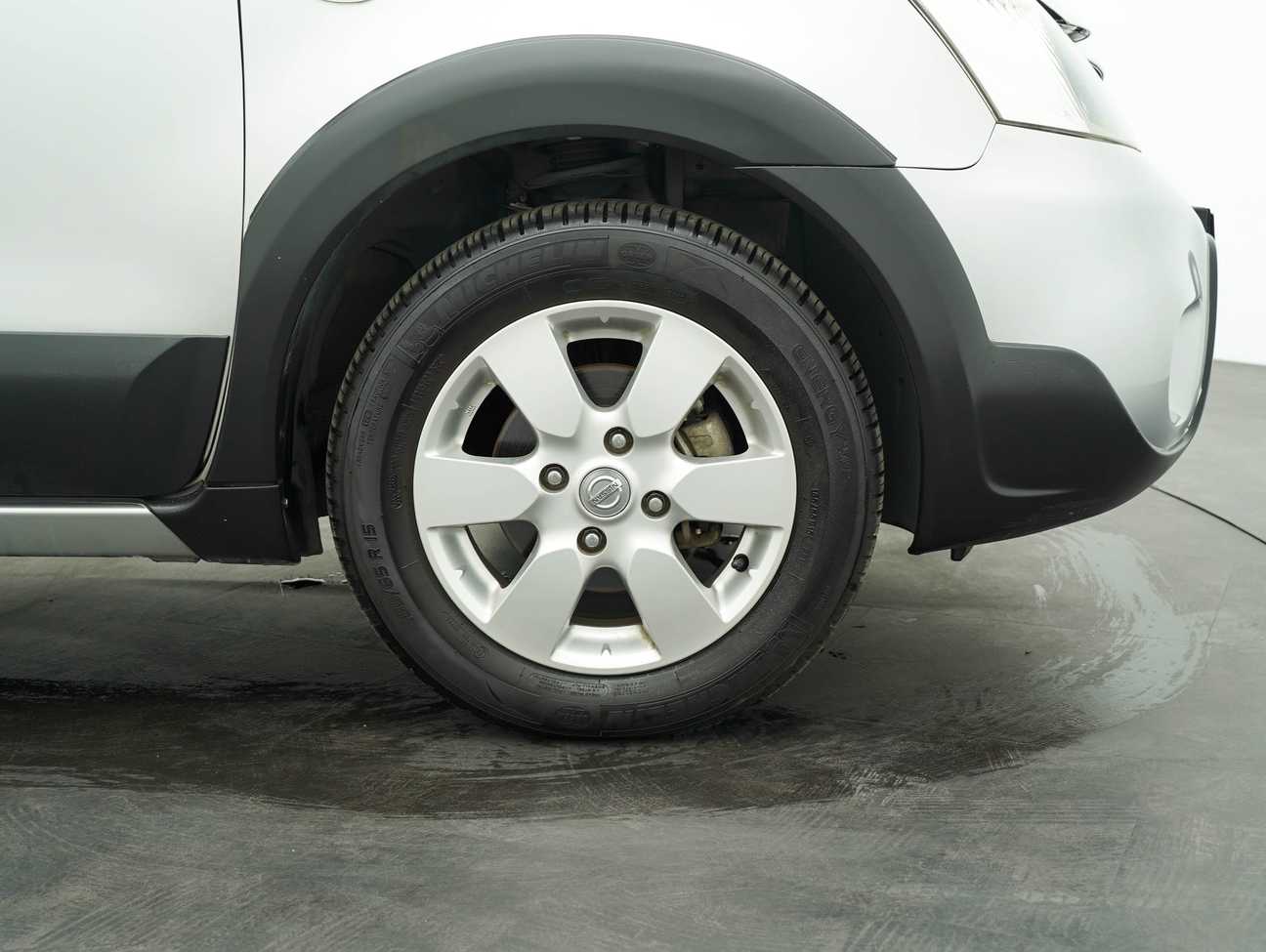 used 2013 Nissan LIVINA X-GEAR 1.6