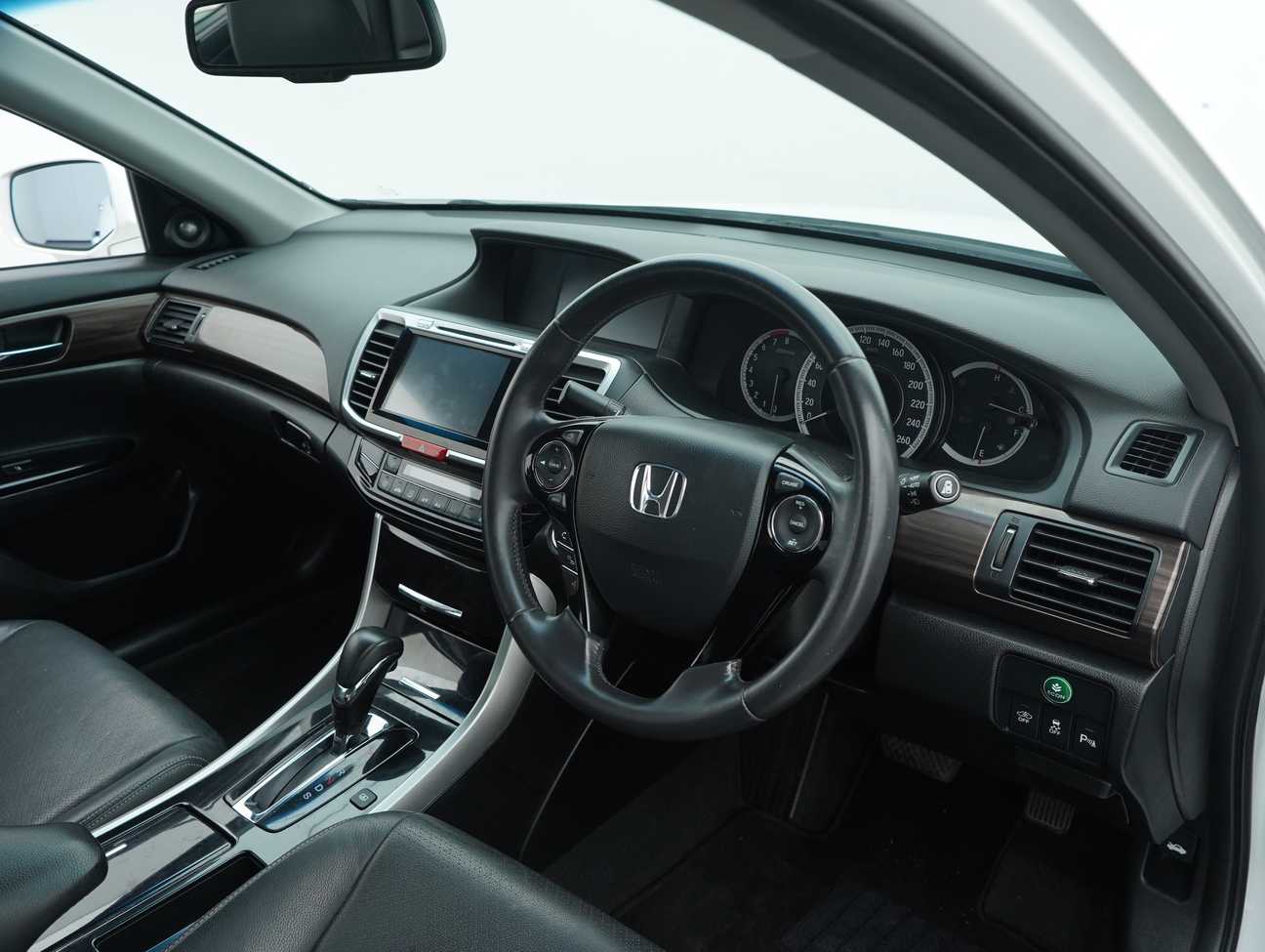 used 2017 Honda Accord VTi-L 2.4