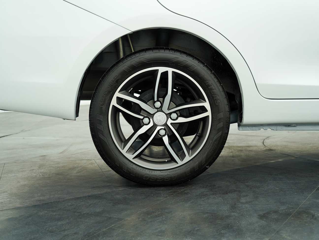 terpakai 2021 Proton Saga Premium 1.3