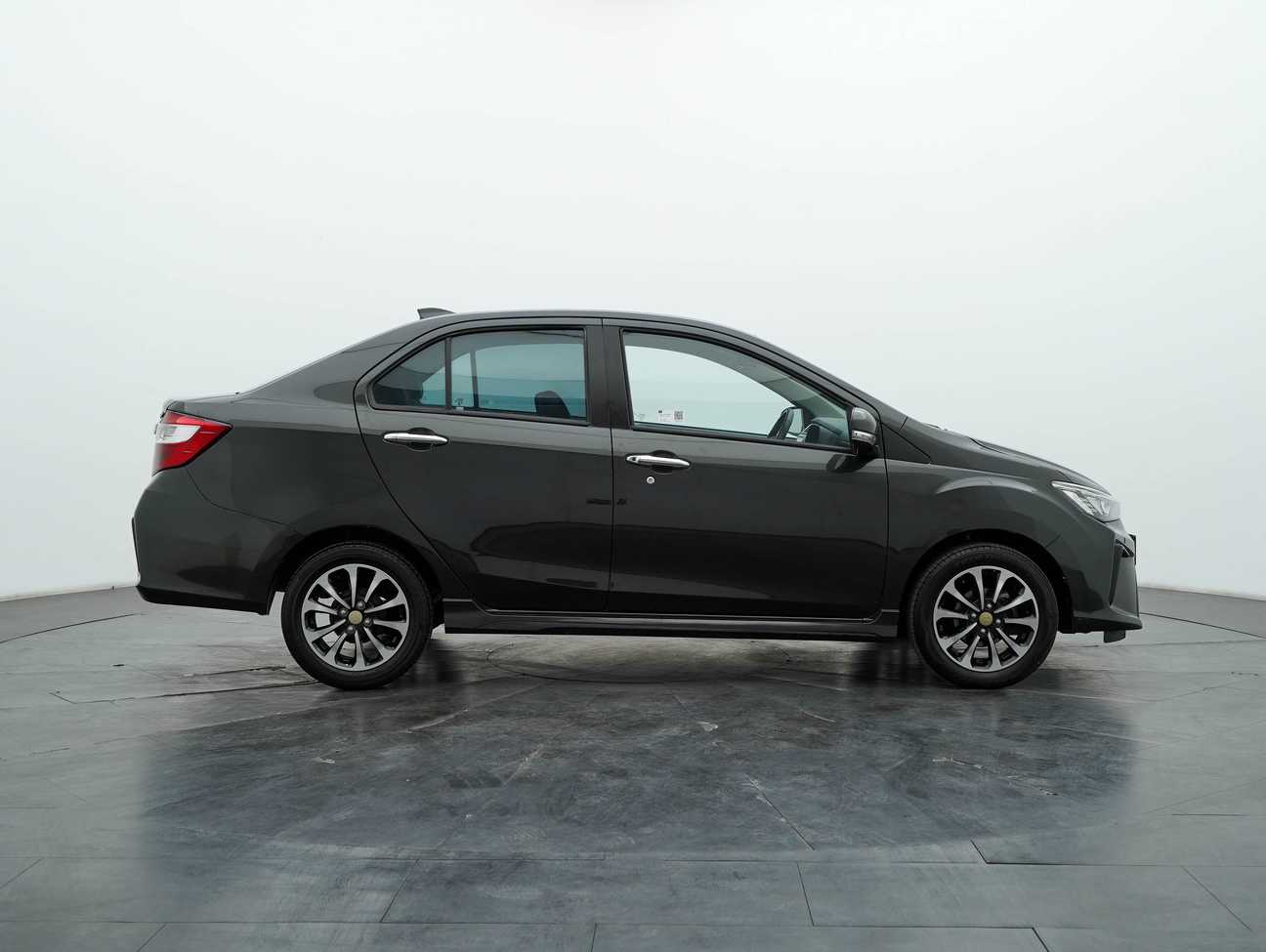 terpakai 2021 Perodua Bezza Advance 1.3