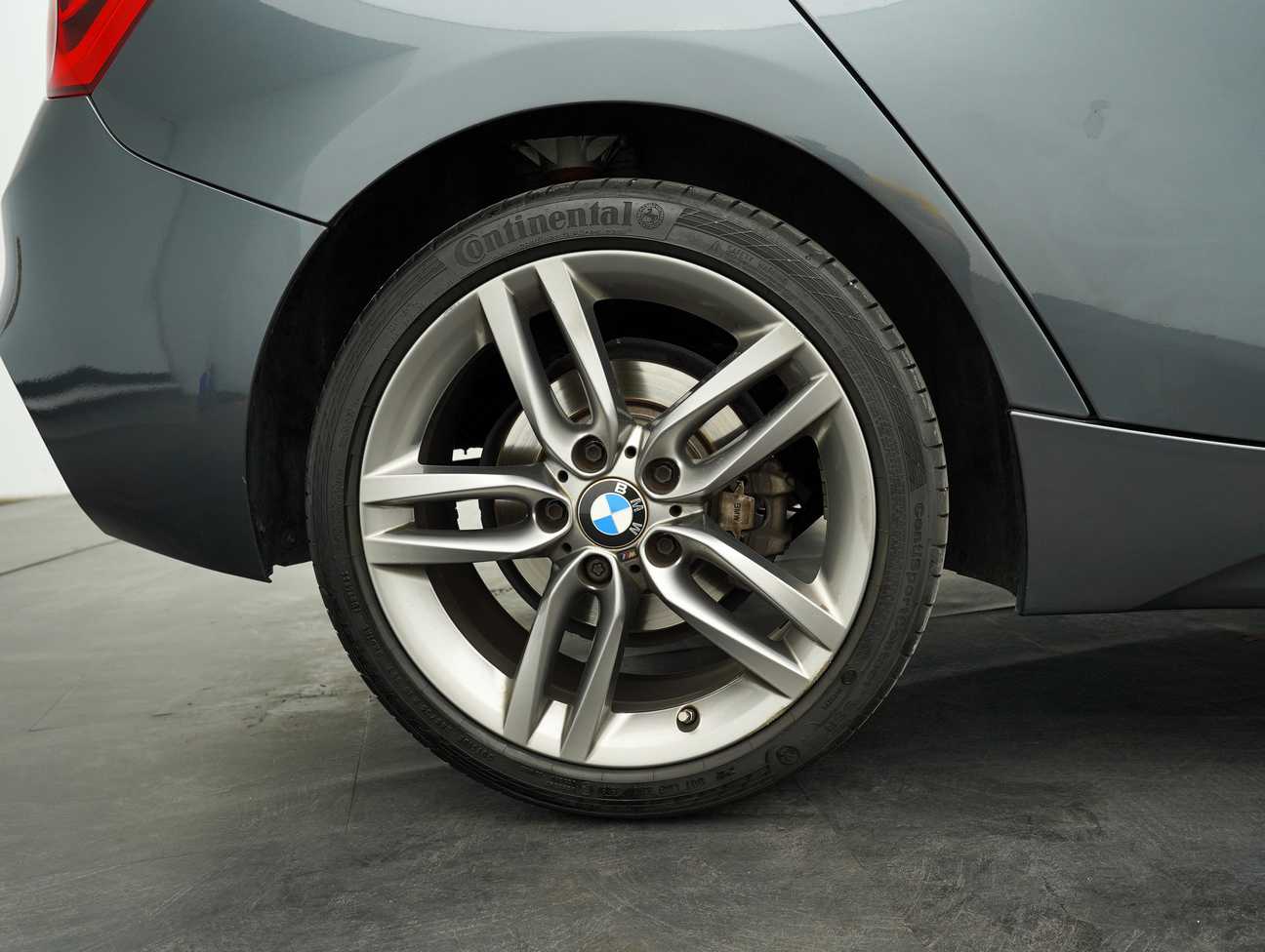 terpakai 2015 BMW 1 20I M SPORT 1.6