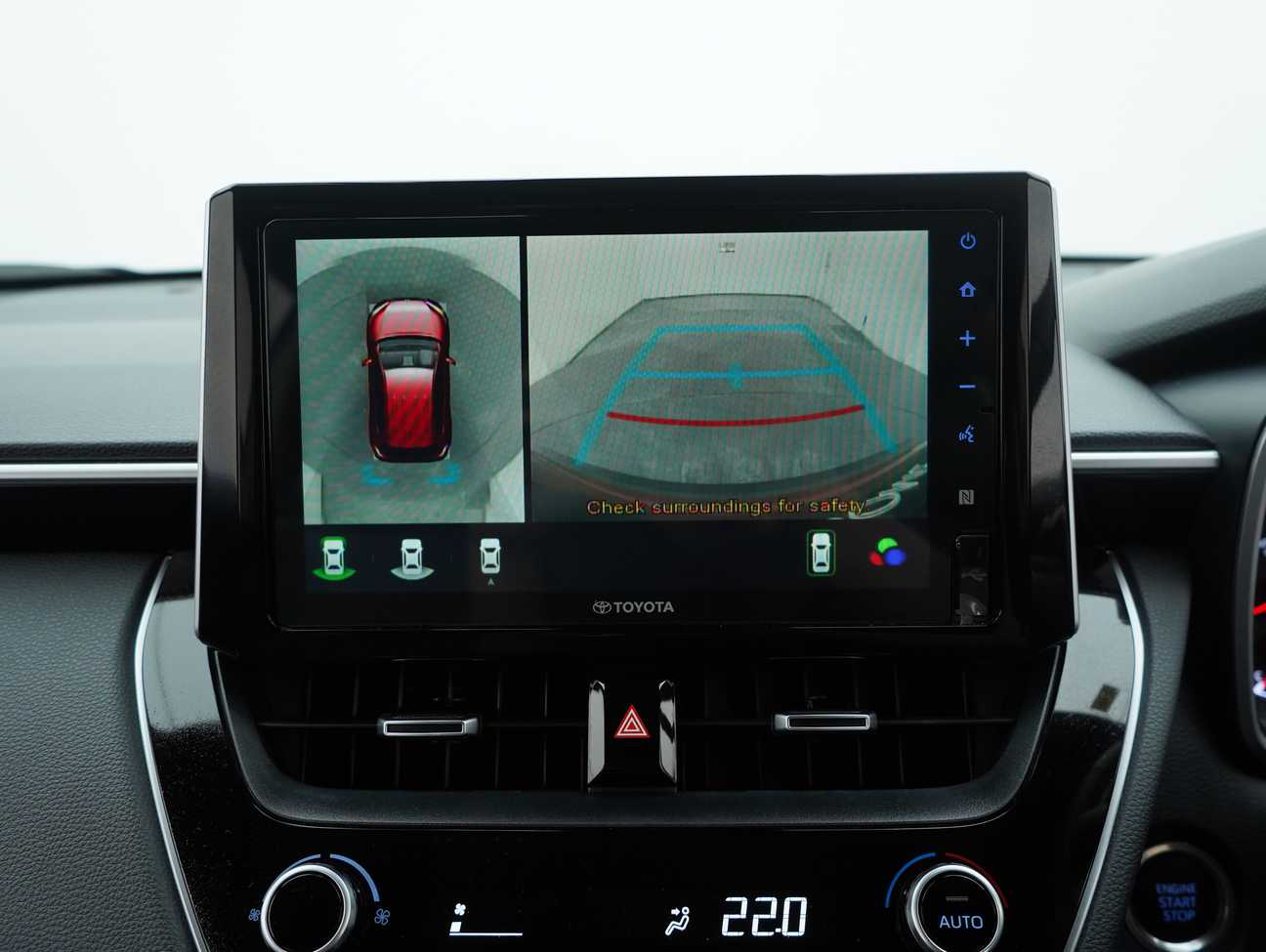 terpakai 2022 Toyota Corolla Cross V 1.8