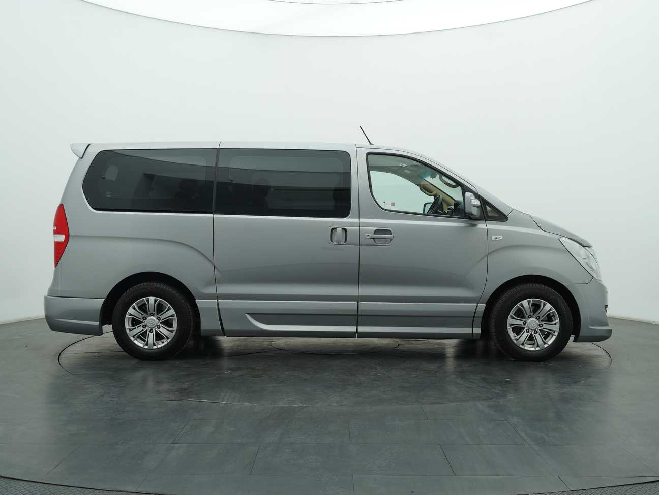 used 2015 Hyundai Grand Starex Royale GLS 2.5