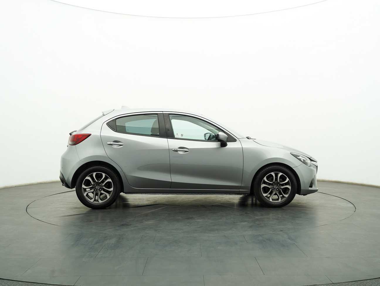terpakai 2015 Mazda 2 SKYACTIV-G 1.5