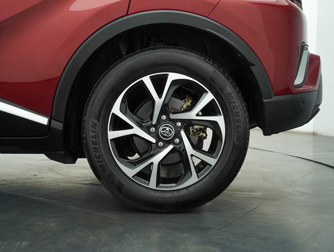 used 2019 Toyota C-HR  1.8