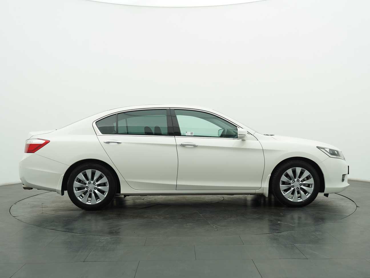 terpakai 2015 Honda Accord VTi 2.0