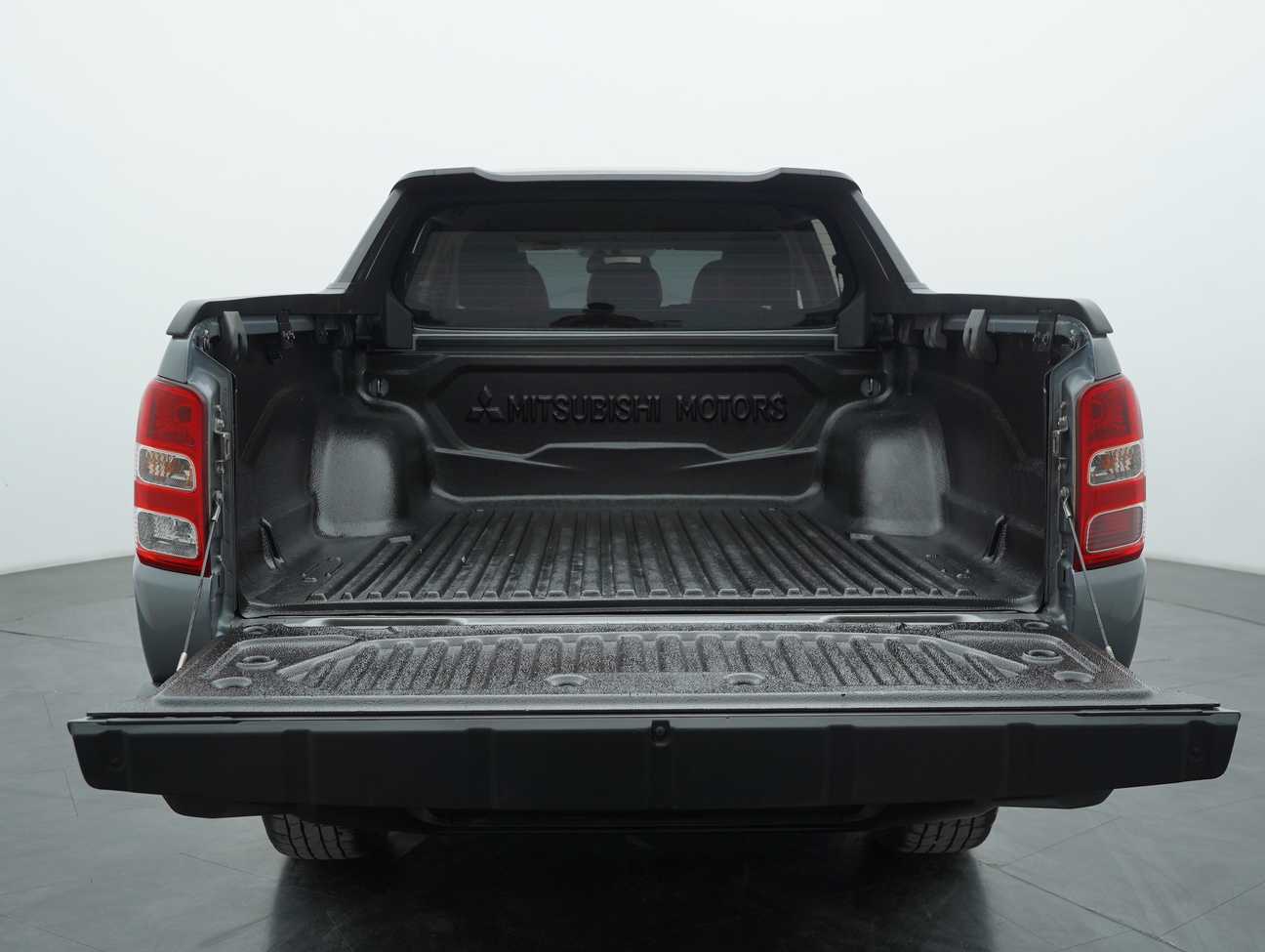 used 2018 Mitsubishi Triton VGT Athlete Dual Cab 4X4 2.4