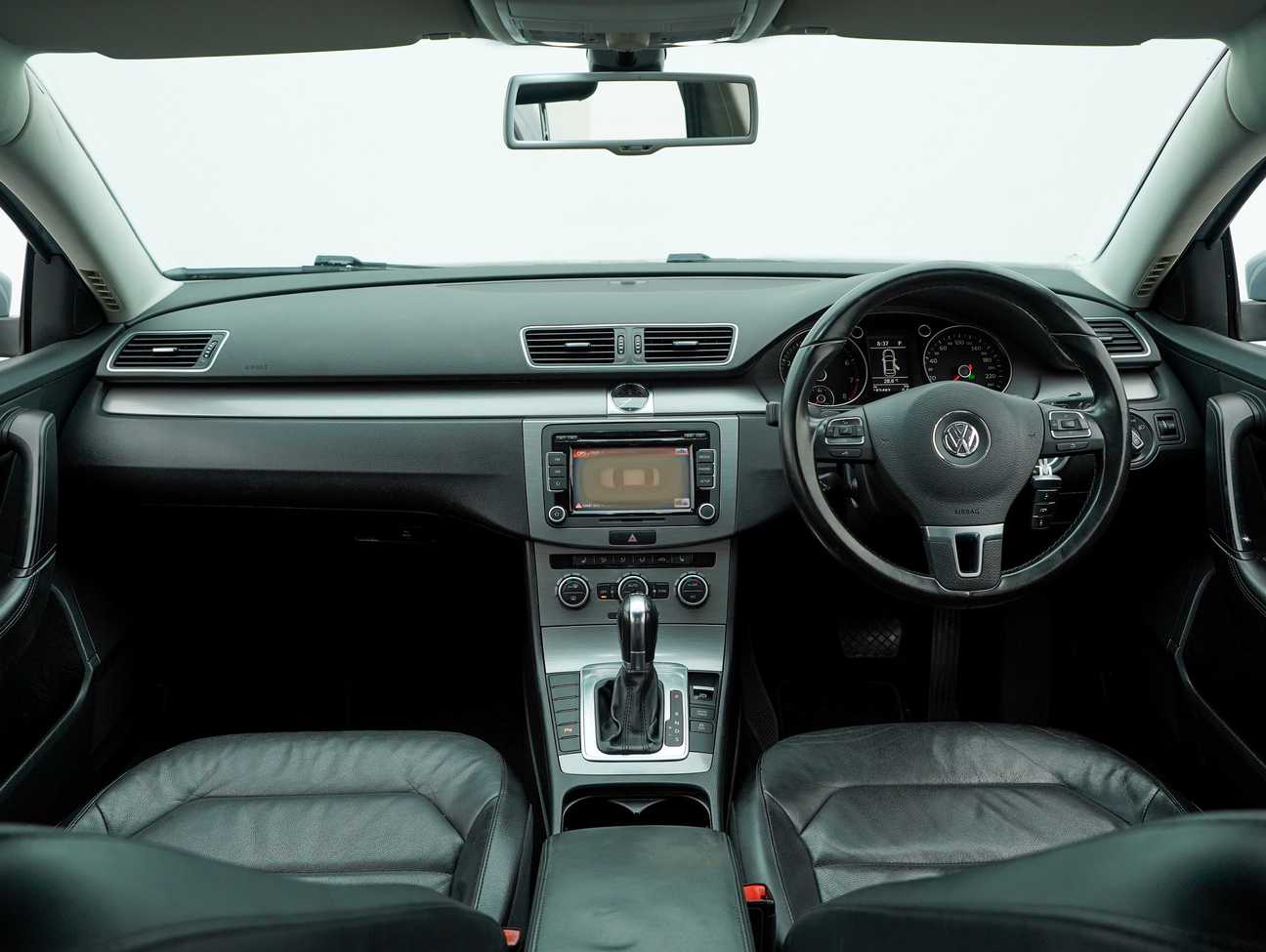 terpakai 2012 Volkswagen Passat TSI 1.8