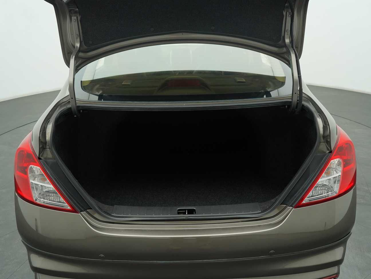 used 2013 Nissan Almera V 1.5