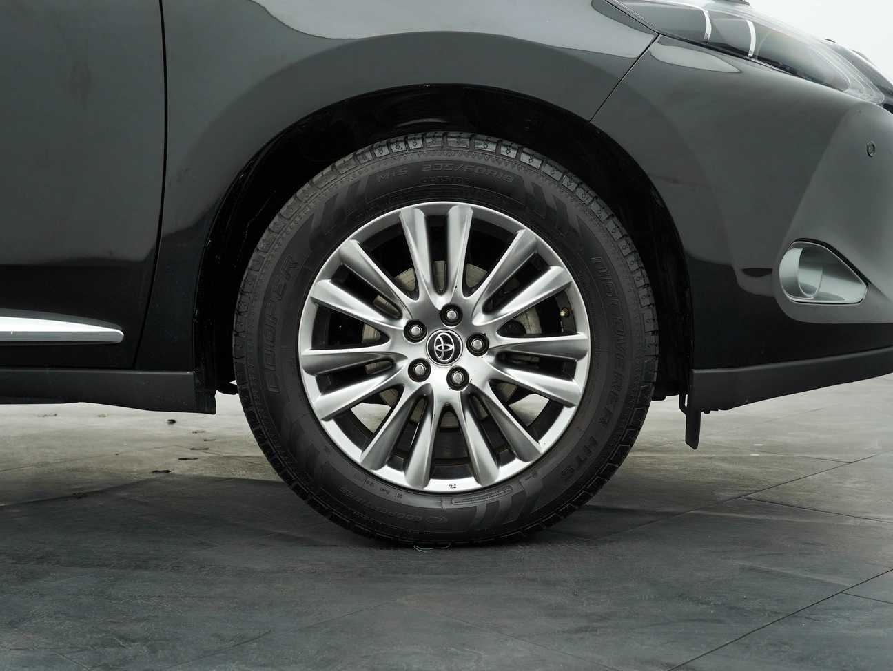 used 2014 Toyota Harrier Premium 2.0