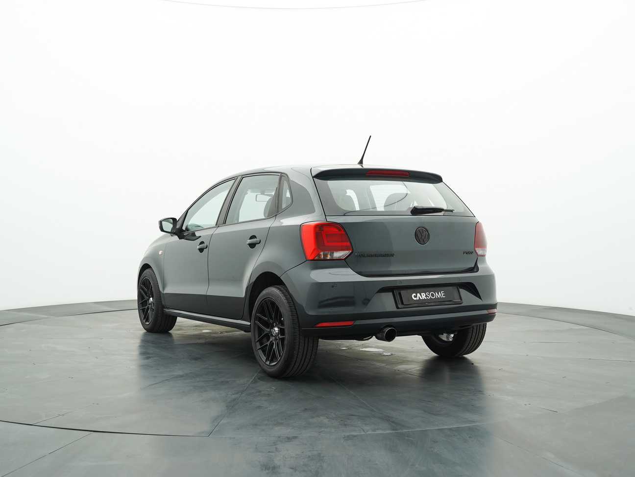 terpakai 2016 Volkswagen POLO HATCHBACK 1.6