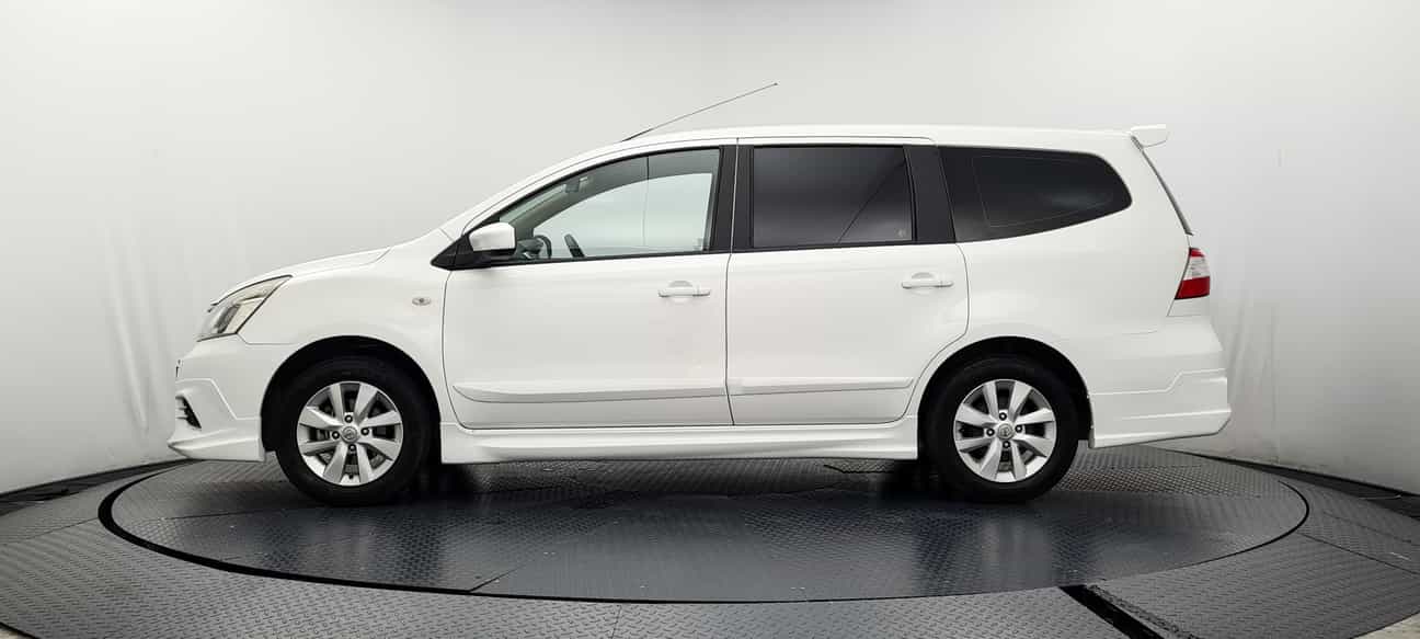 used 2016 Nissan GRAND LIVINA COMFORT 1.6