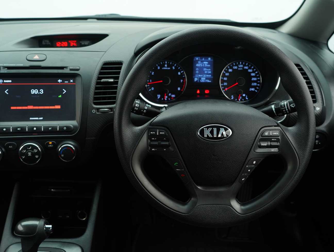 terpakai 2015 Kia Cerato KX 1.6