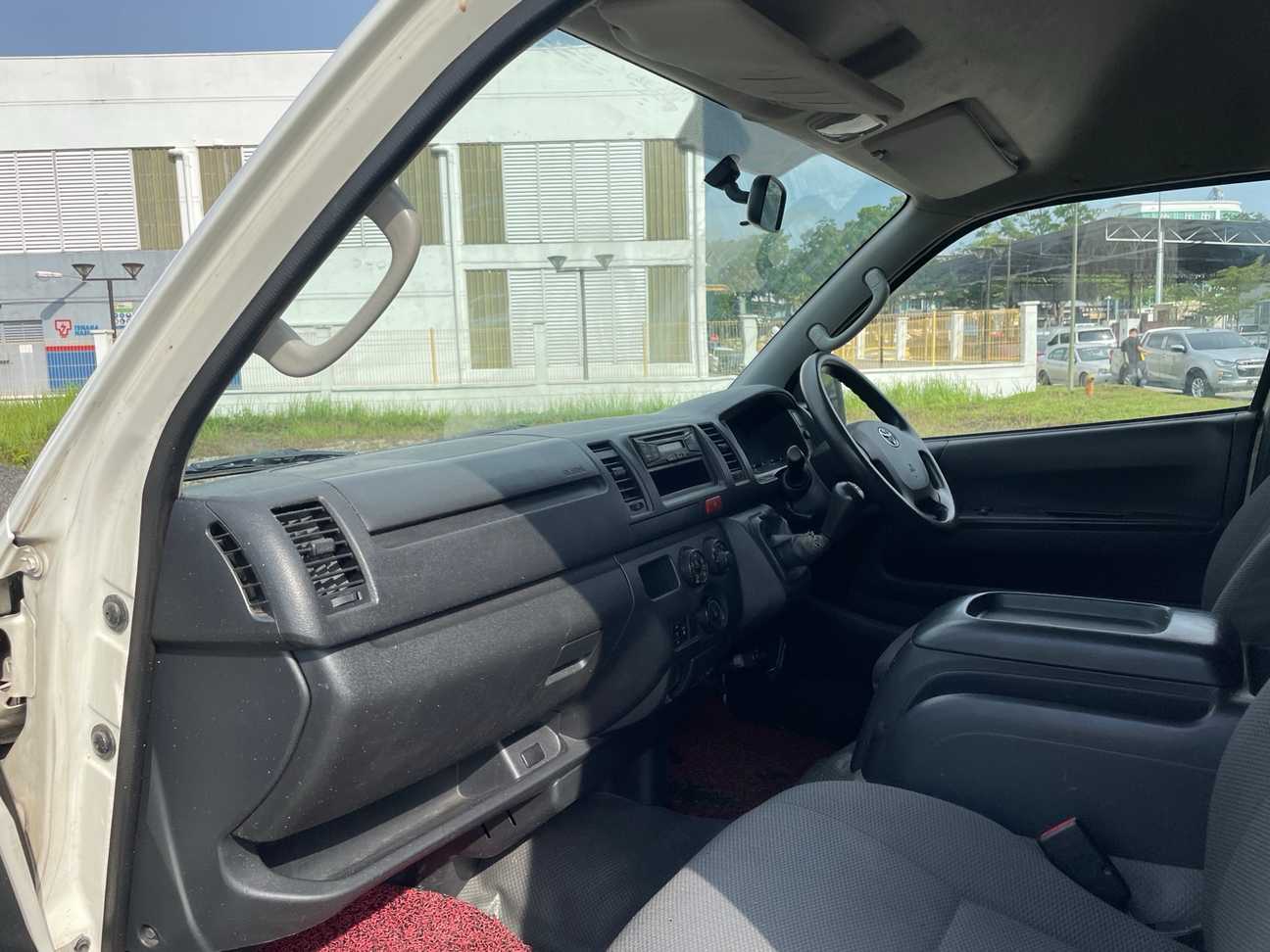 used 2016 Toyota Hiace Window 2.7
