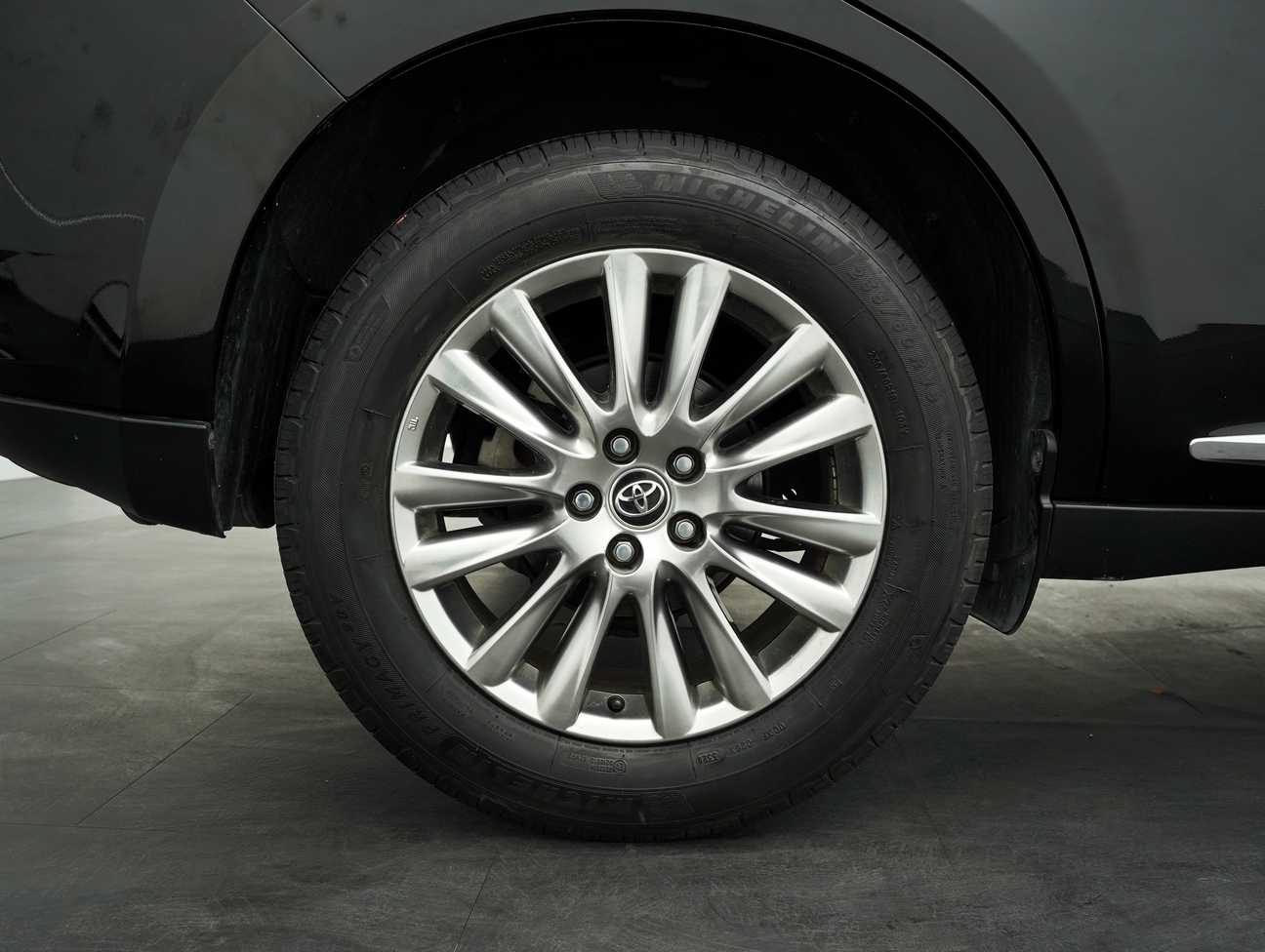 used 2015 Toyota Harrier Premium Advanced 2.0