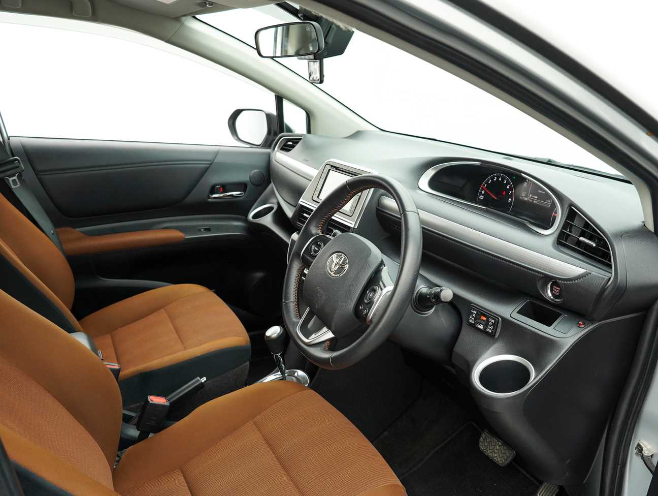 used 2017 Toyota Sienta V 1.5