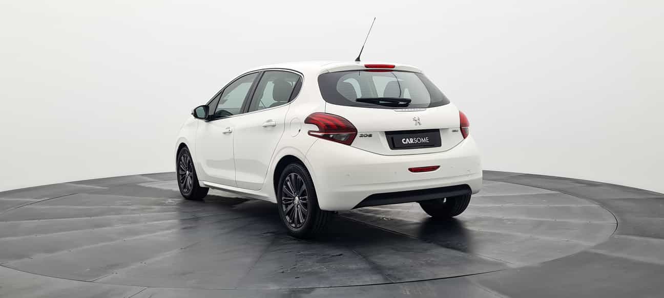 terpakai 2017 Peugeot 208 PURETECH 1.2