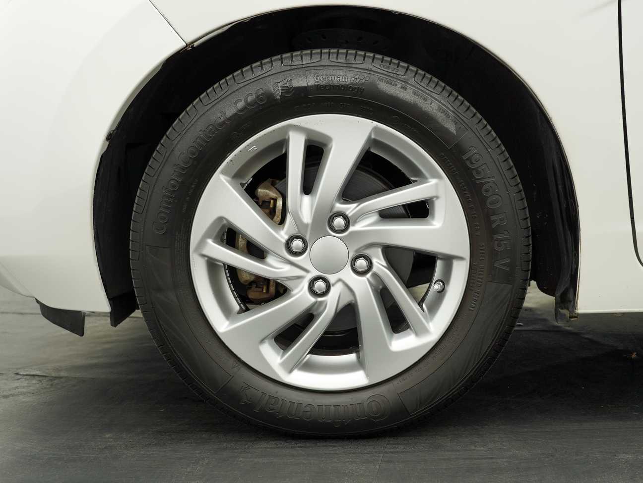 used 2014 Honda Jazz E 1.5