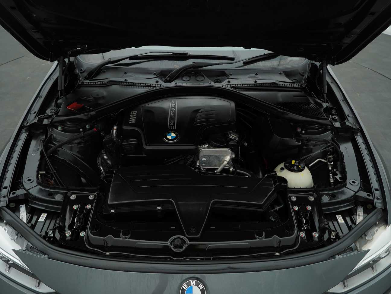used 2015 BMW 320i Sport Line 2.0