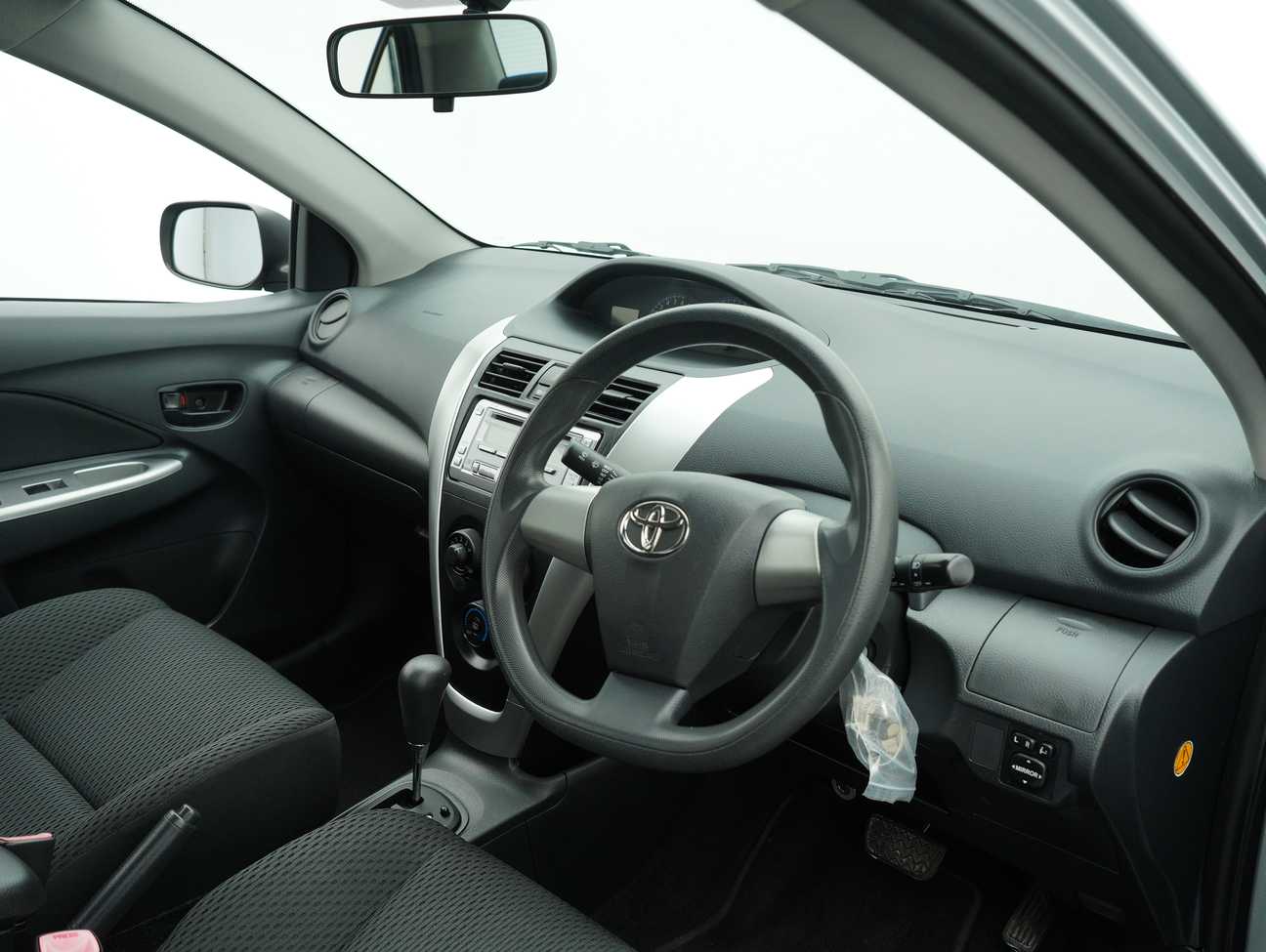 terpakai 2011 Toyota Vios E 1.5