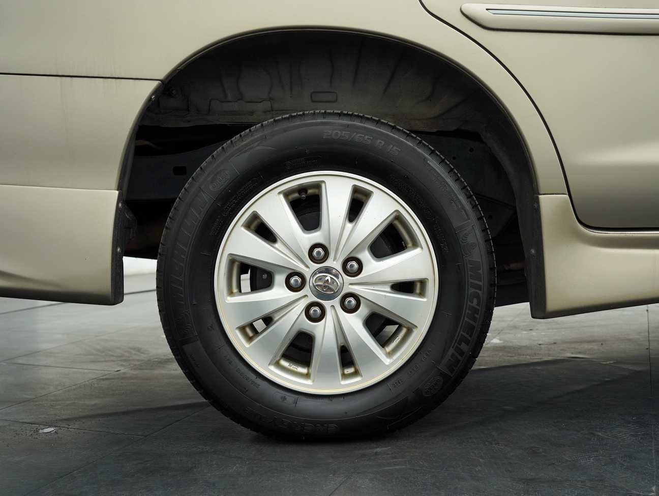 used 2011 Toyota Innova G 2.0