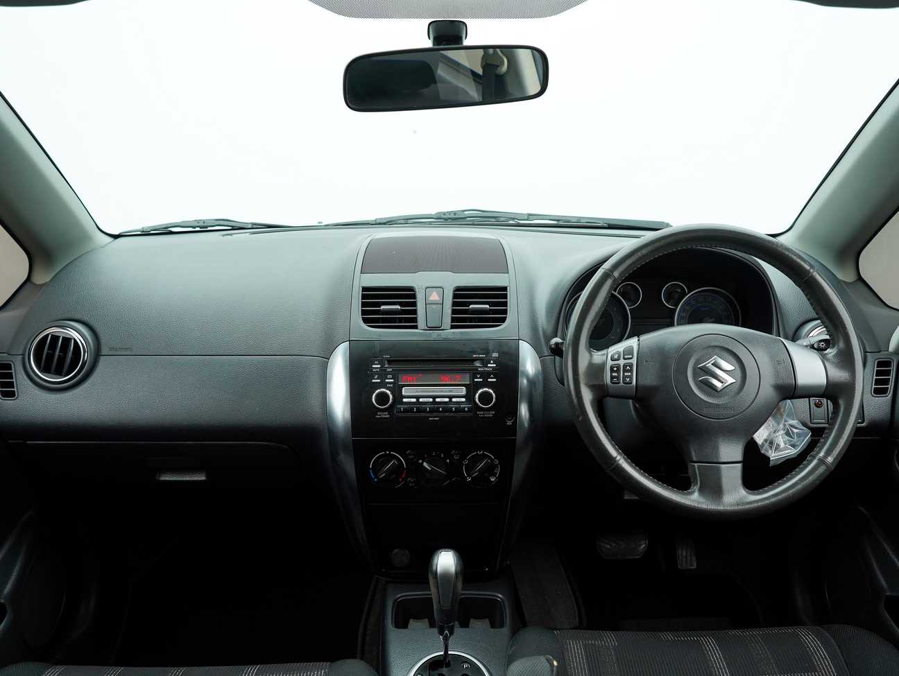 terpakai 2011 Suzuki SX4  1.6