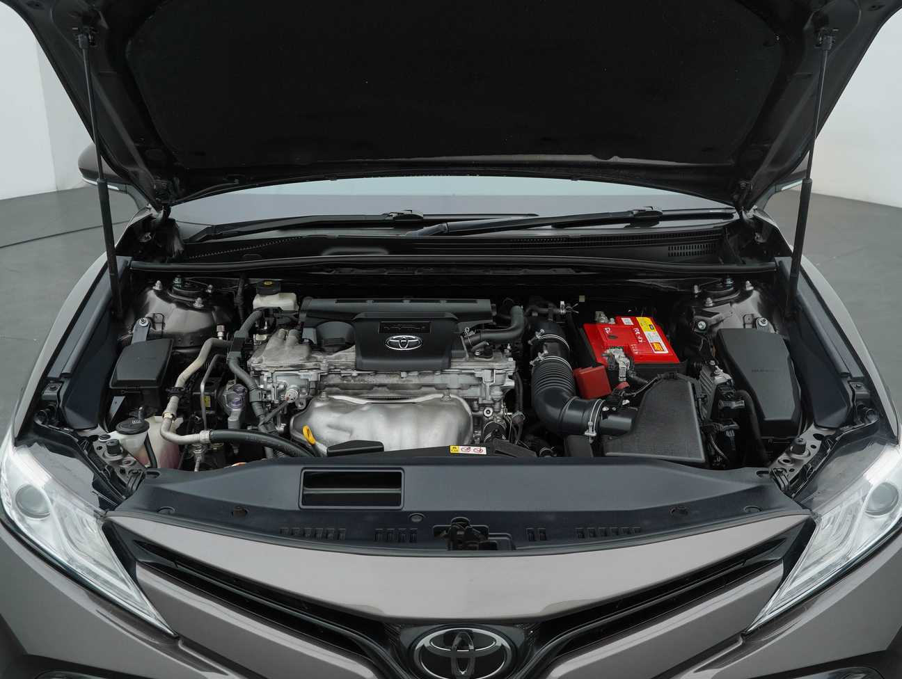 used 2019 Toyota Camry V 2.5