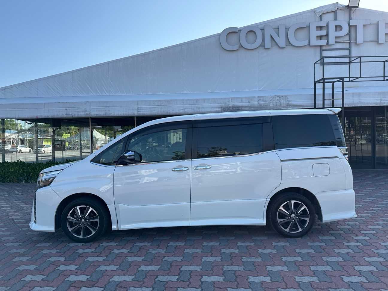 used 2019 Toyota Voxy ZS Kirameki Edition 2.0