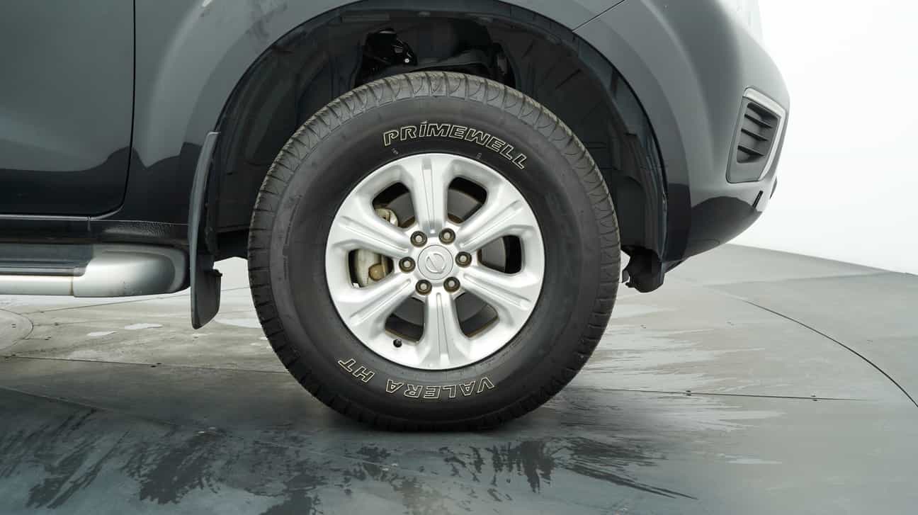 terpakai 2017 Nissan NAVARA NP300 V 2.5