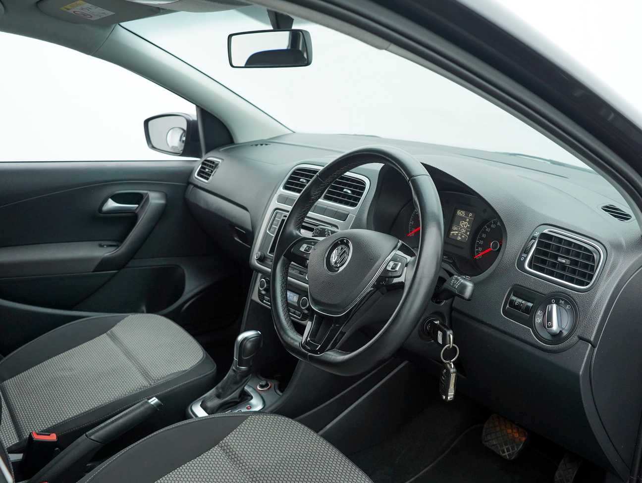 terpakai 2017 Volkswagen Polo  1.6