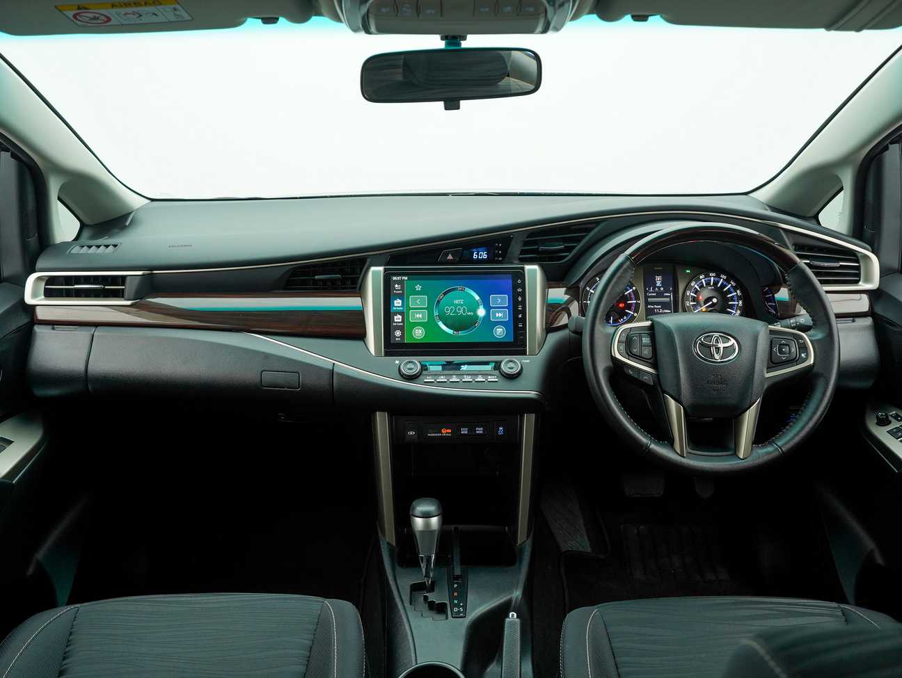 terpakai 2022 Toyota Innova G 2.0