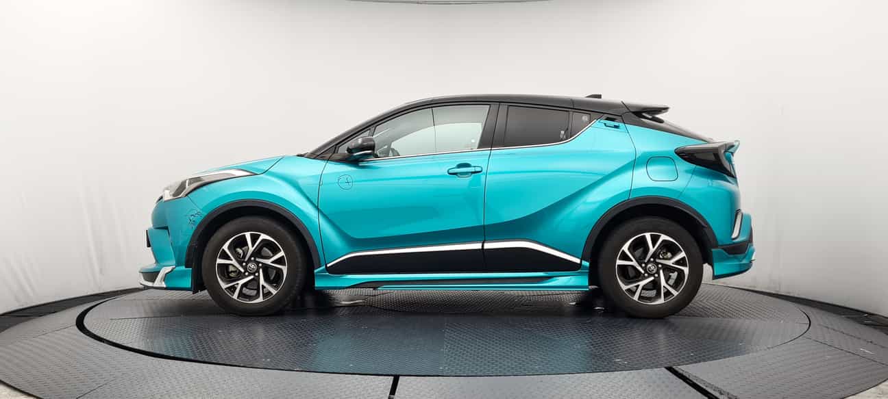 used 2019 Toyota C-HR  1.8