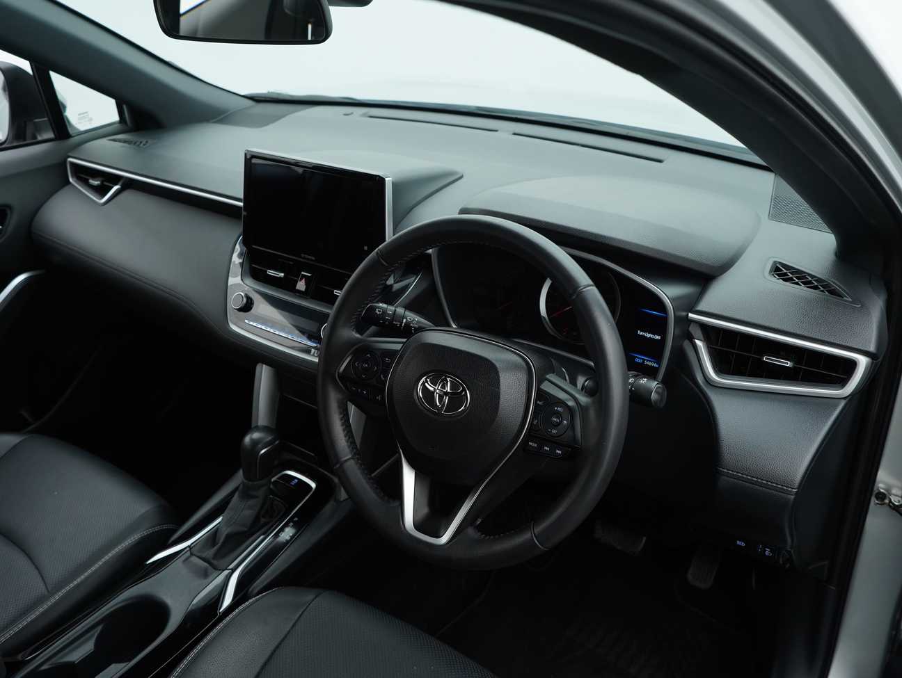 used 2022 Toyota Corolla Cross V 1.8