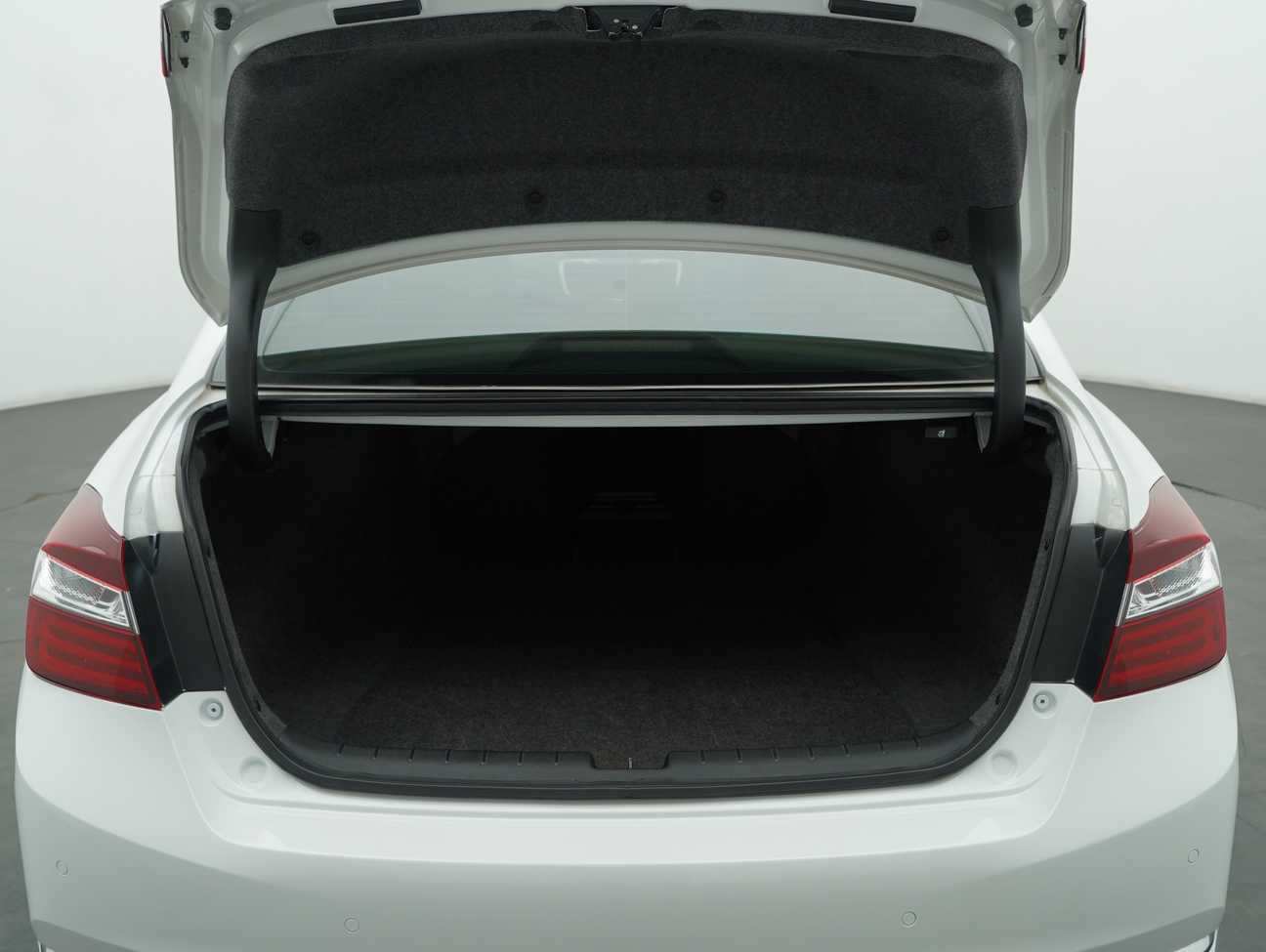 used 2017 Honda Accord VTi-L 2.4