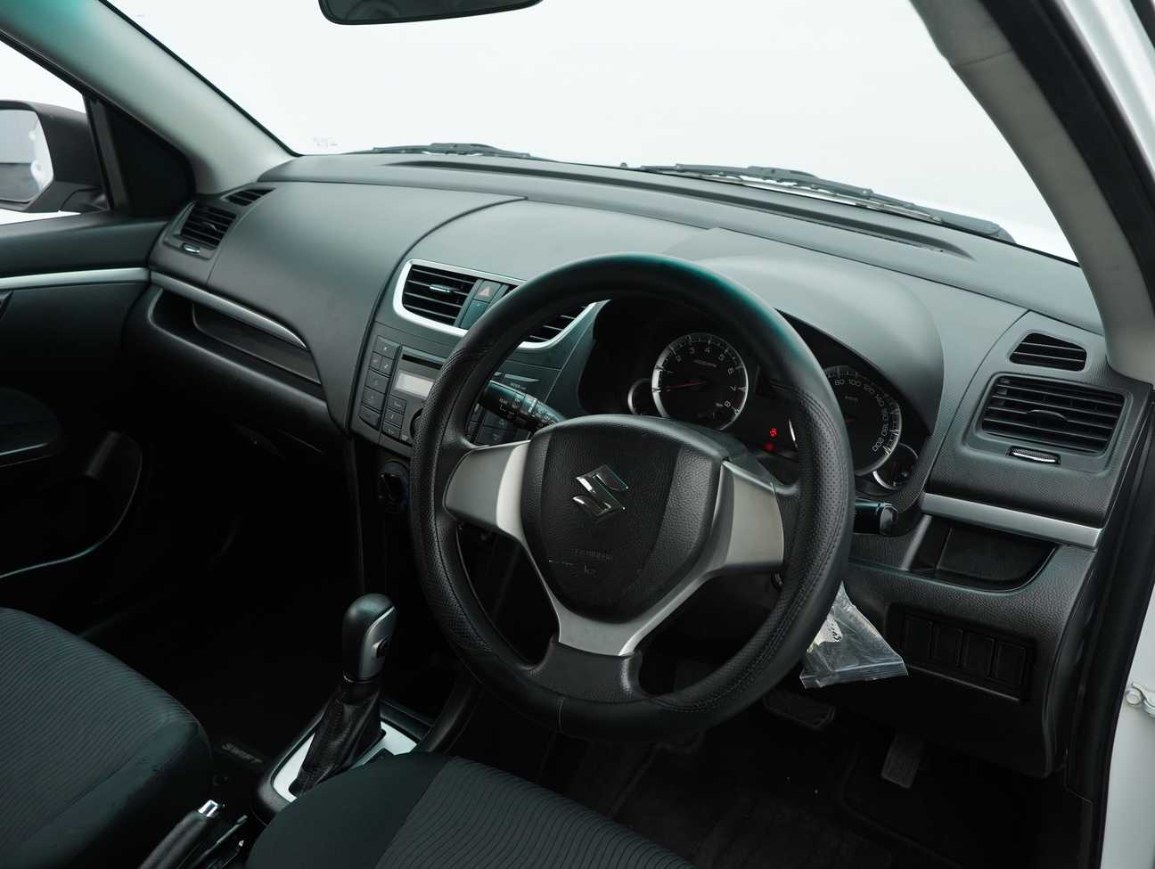 terpakai 2013 Suzuki Swift GL 1.4