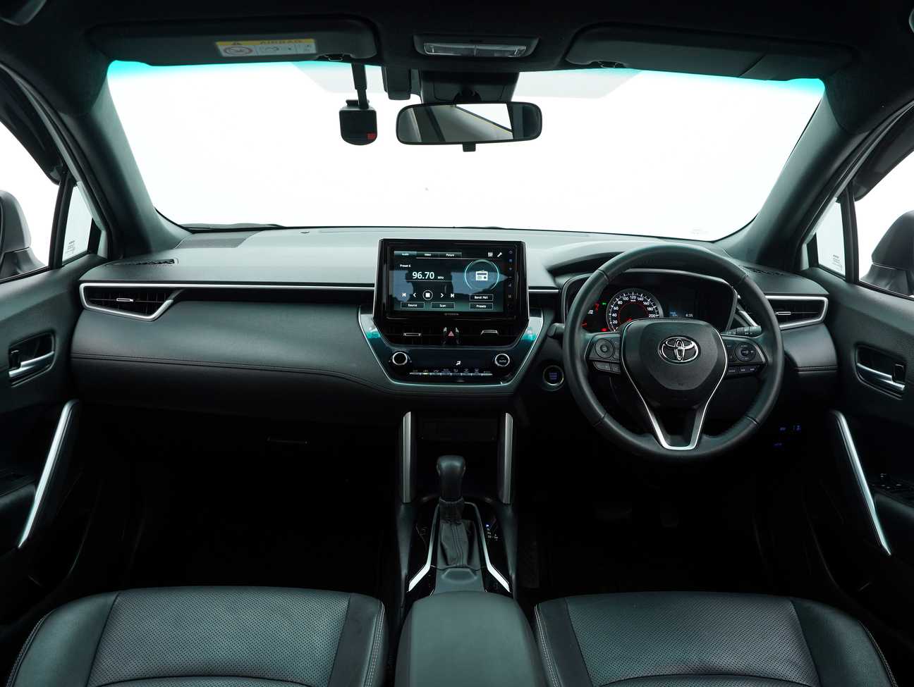 used 2022 Toyota Corolla Cross V 1.8