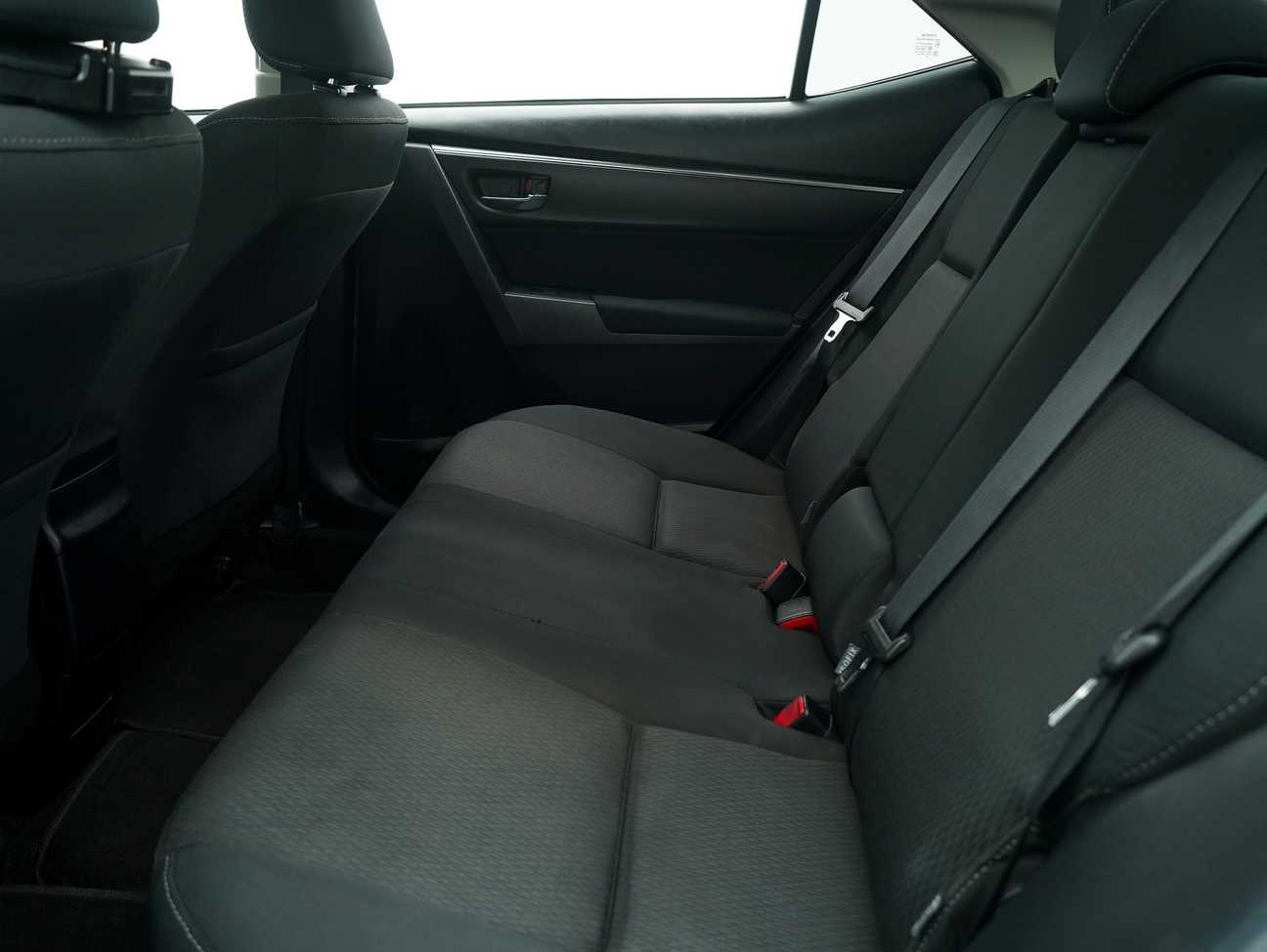 used 2015 Toyota Corolla Altis E 1.8