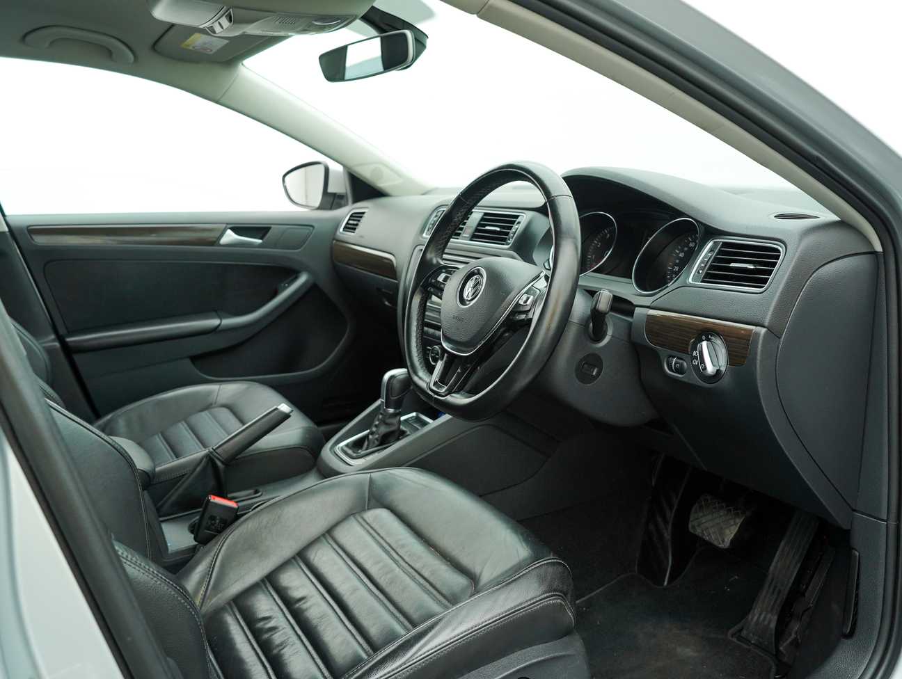 terpakai 2018 Volkswagen JETTA TSI HIGHLINE (CKD) 1.4