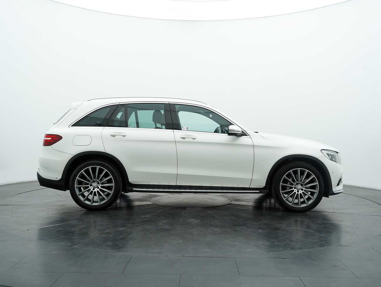 used 2017 Mercedes-Benz GLC250 4MATIC AMG Line 2.0