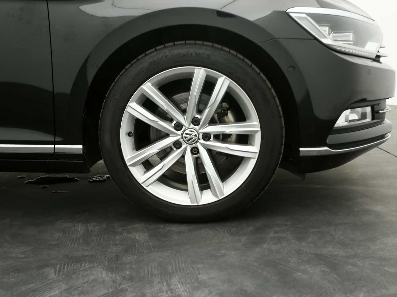 terpakai 2018 Volkswagen PASSAT  1.8