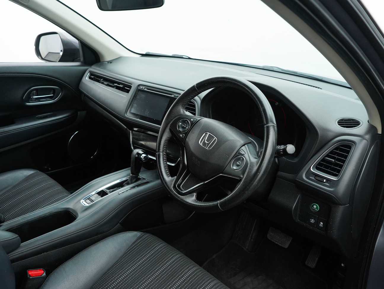 used 2015 Honda HR-V V 1.8