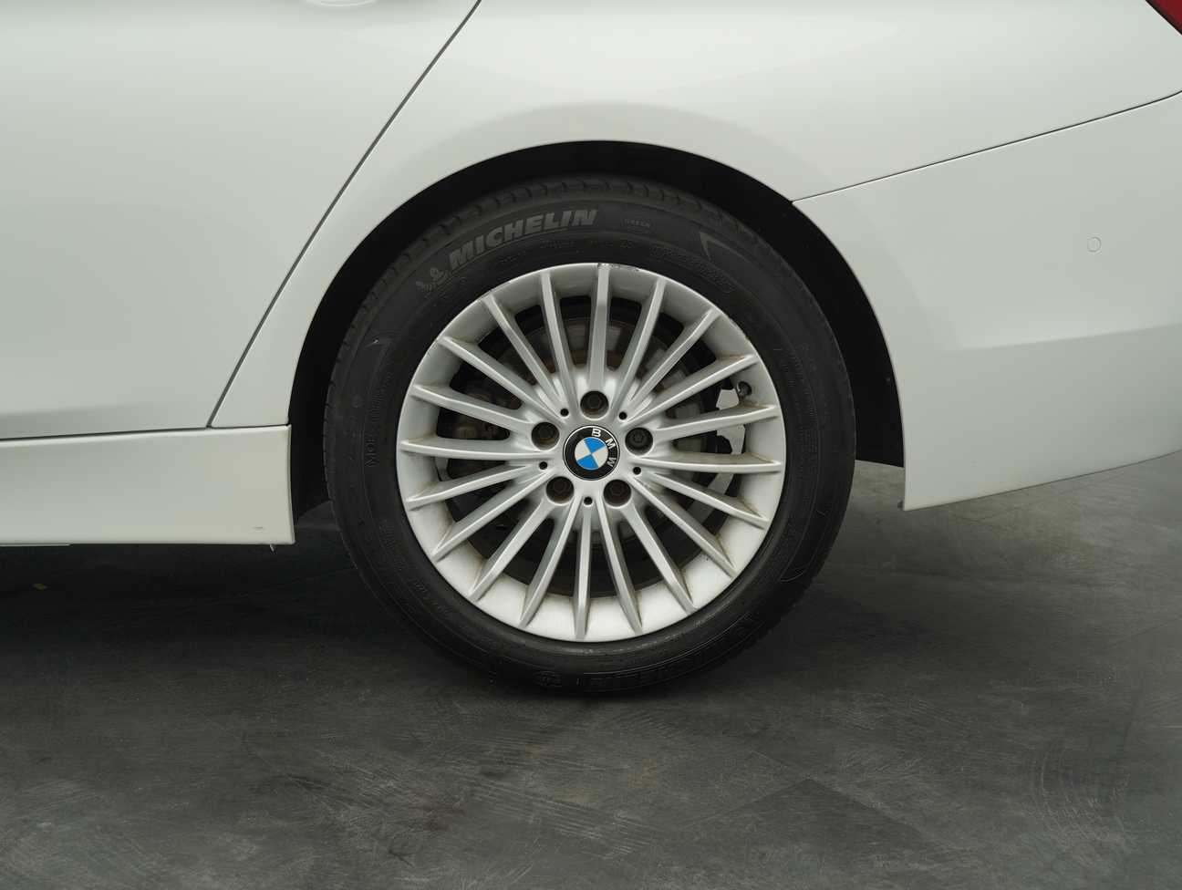 terpakai 2017 BMW 318i Luxury 1.5