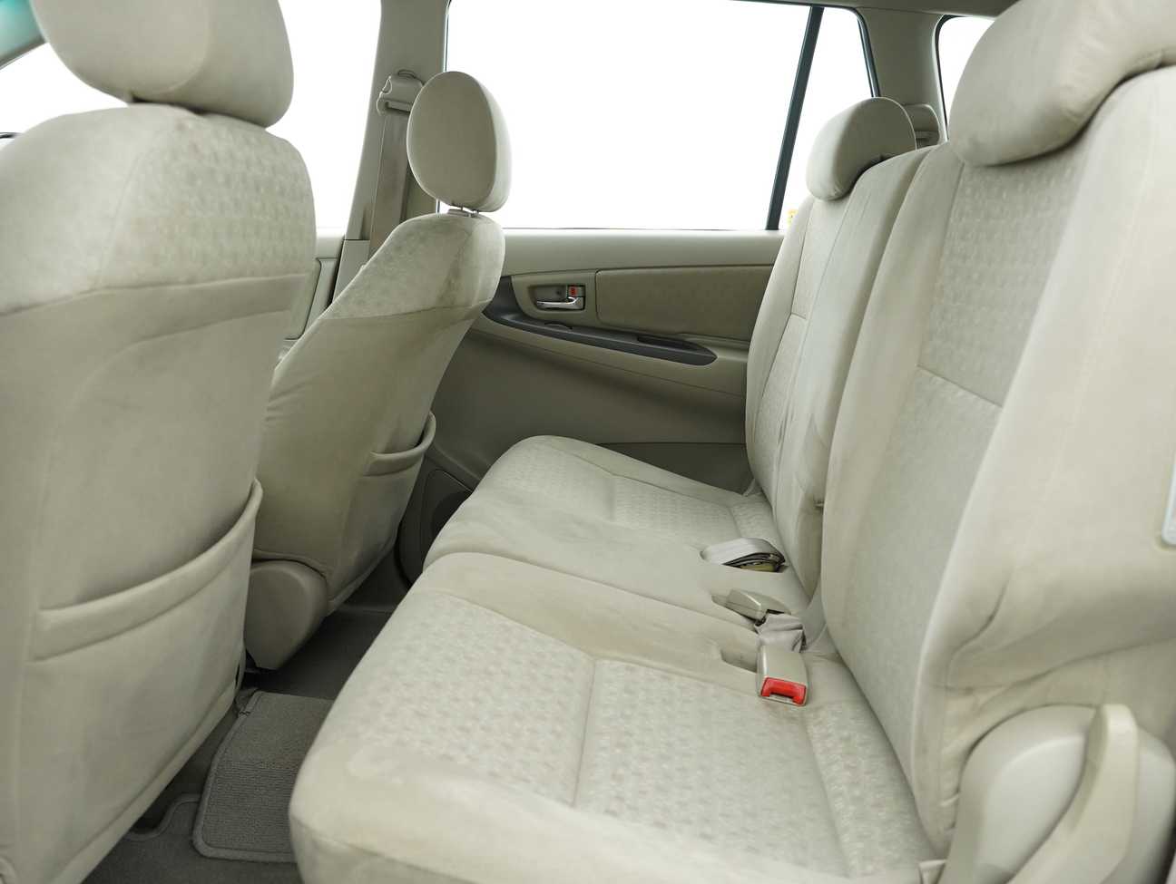 used 2010 Toyota Innova E 2.0