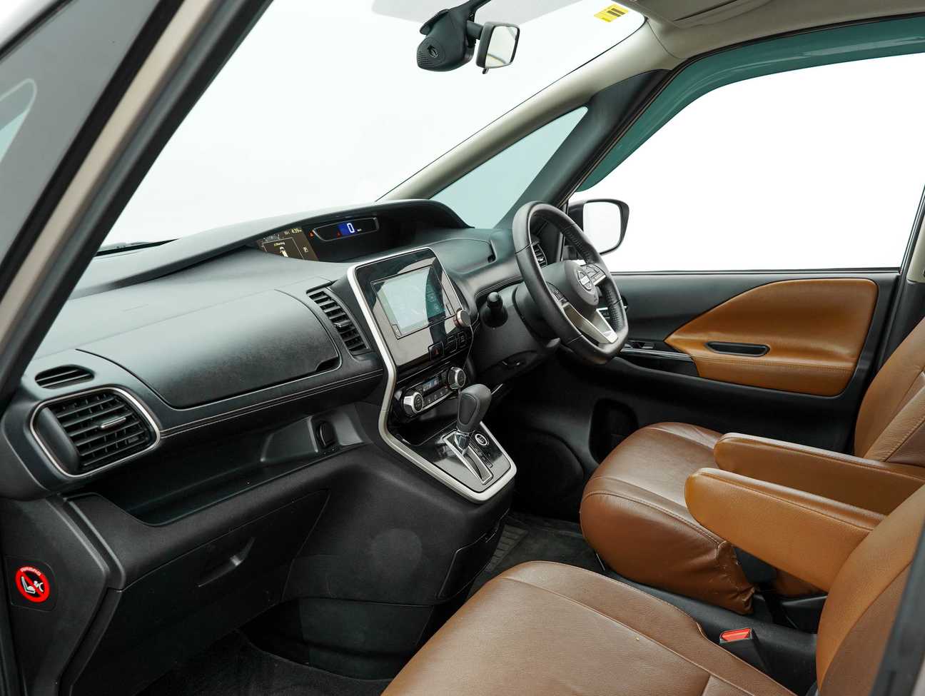 used 2018 Nissan SERENA S-HYBRID HIGH-WAY STAR 2.0