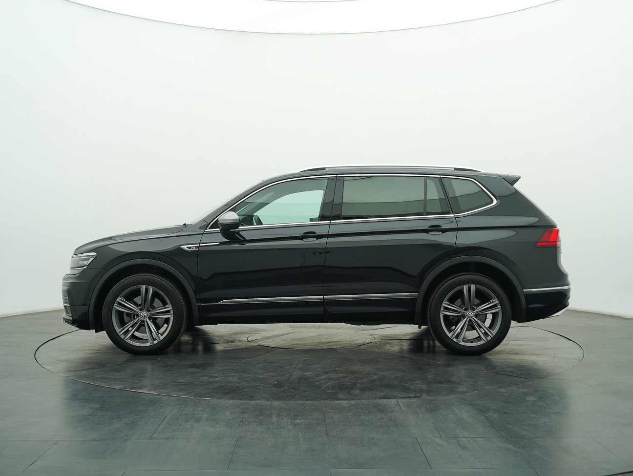 used 2021 Volkswagen Tiguan Allspace R-Line 4MOTION 2.0