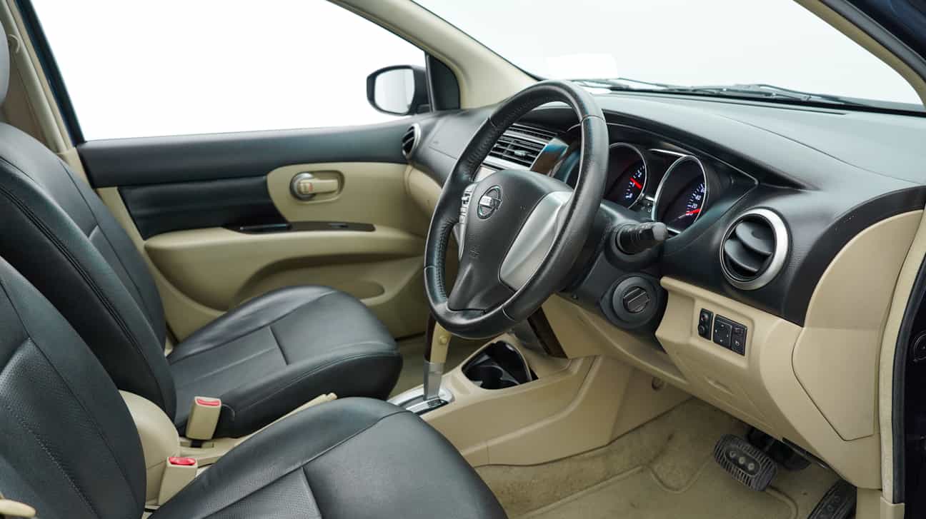 used 2014 Nissan GRAND LIVINA CLASSIC/COMFORT 1.8