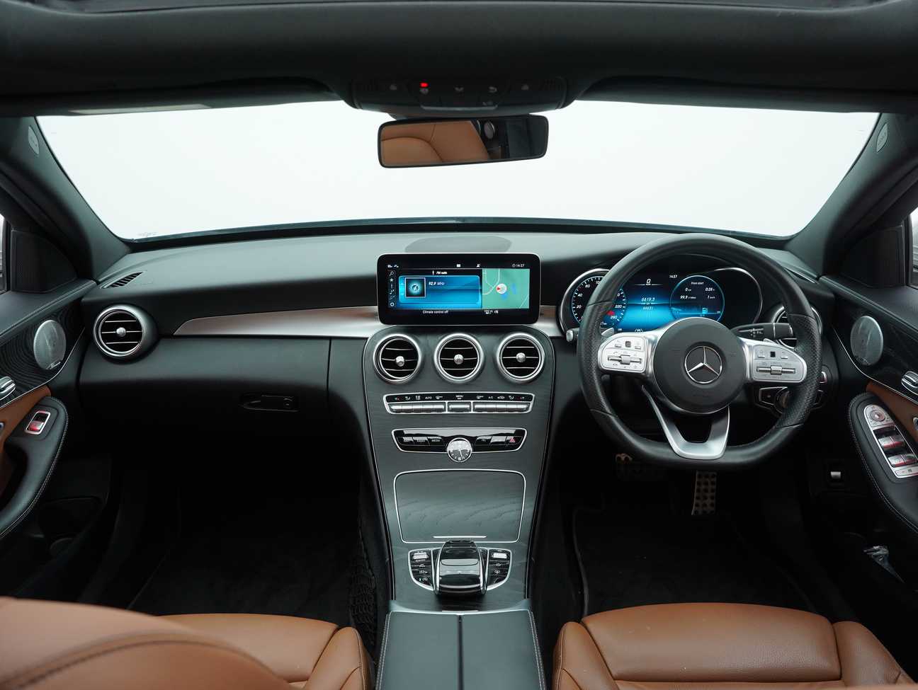 terpakai 2020 Mercedes-Benz C300 AMG Line 2.0